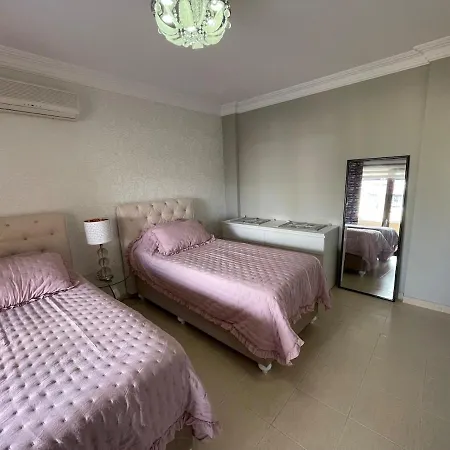 Luxury, 6 Bedroom, 3 Bathroom 阿拉尼亚