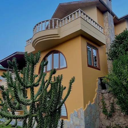 Luxury, 6 Bedroom, 3 Bathroom 阿拉尼亚