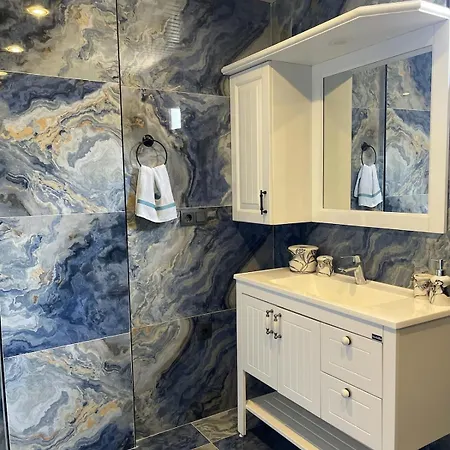 Luxury, 6 Bedroom, 3 Bathroom 阿拉尼亚