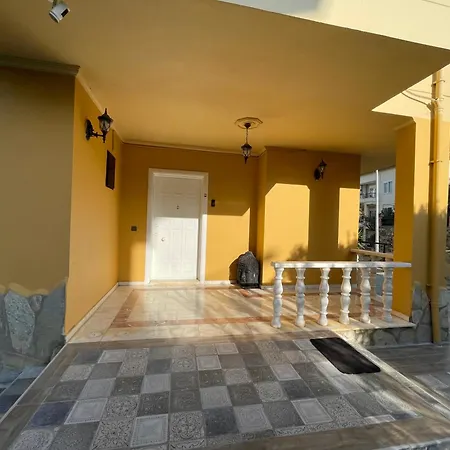 Luxury, 6 Bedroom, 3 Bathroom 别墅